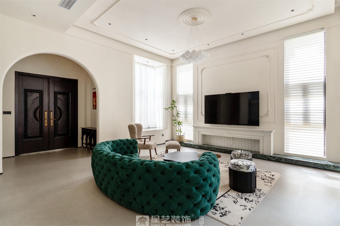 盛世江山300平中古風(fēng)客廳裝修完工實景圖