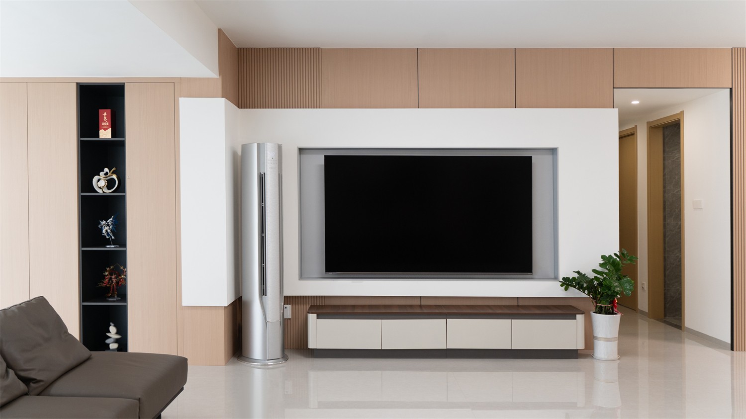 上水灣155平現(xiàn)代風(fēng)格客廳裝修實景圖