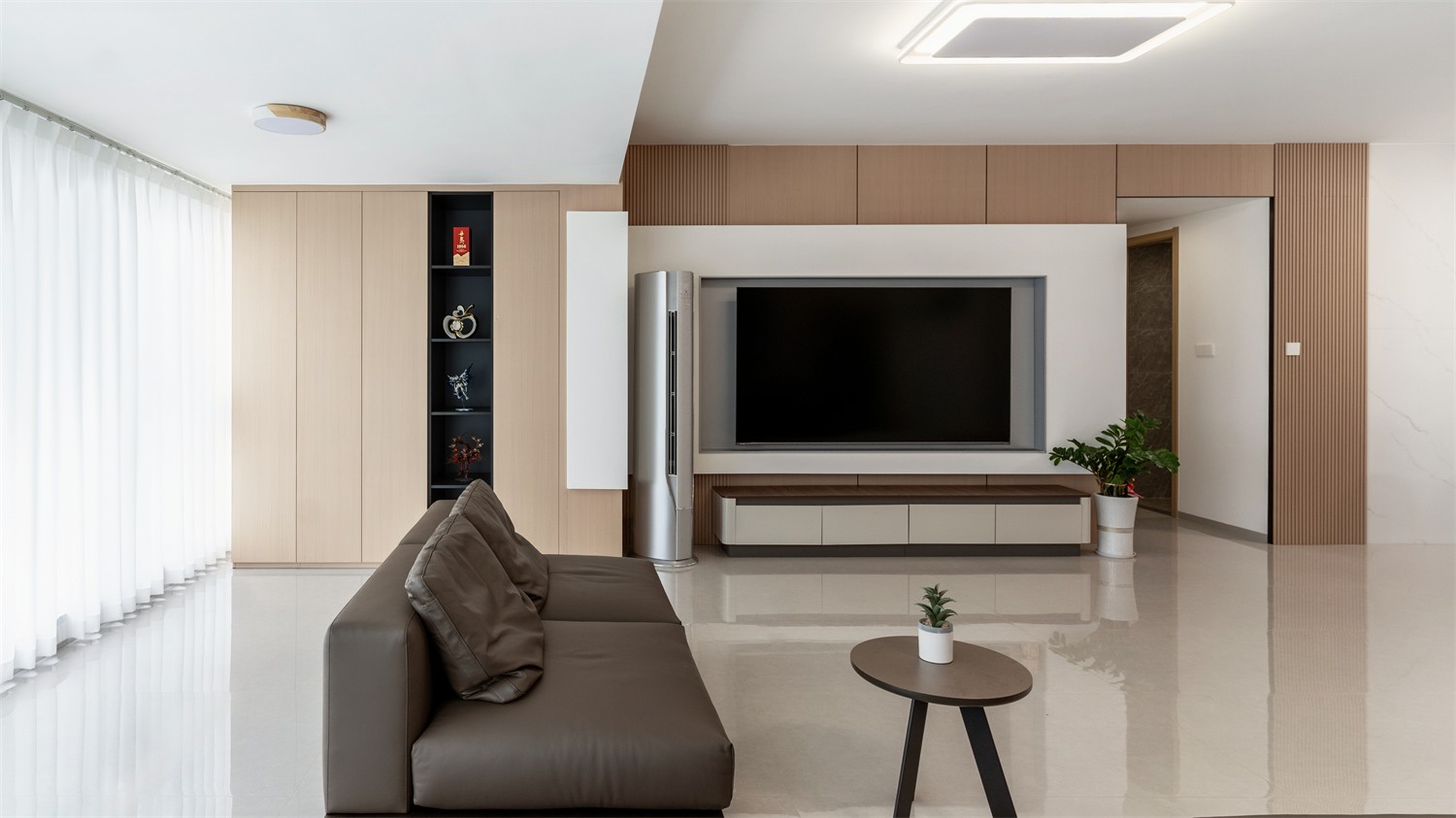 上水灣155平現(xiàn)代風(fēng)格客廳裝修實景圖