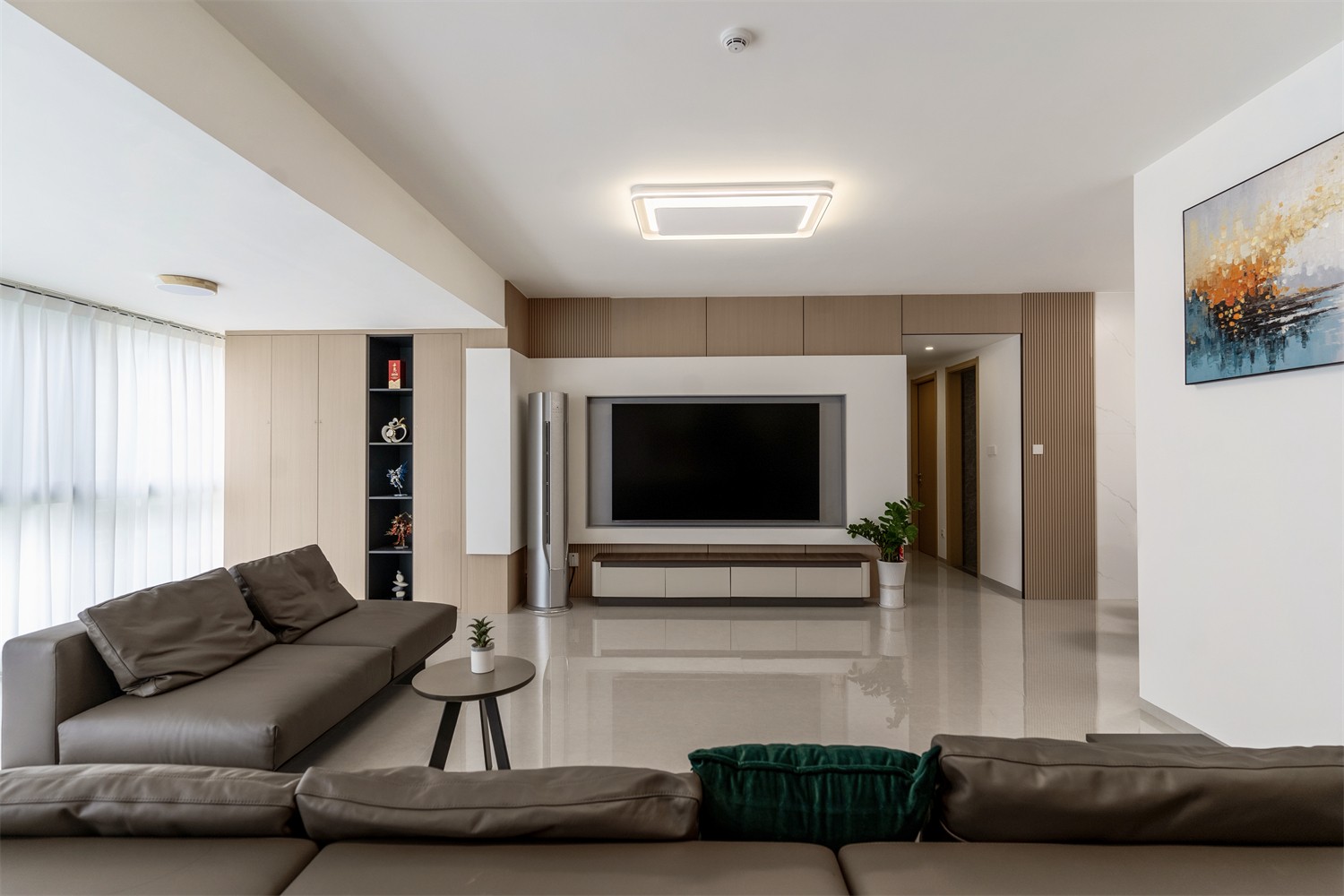 上水灣155平現(xiàn)代風(fēng)格客廳裝修實景圖