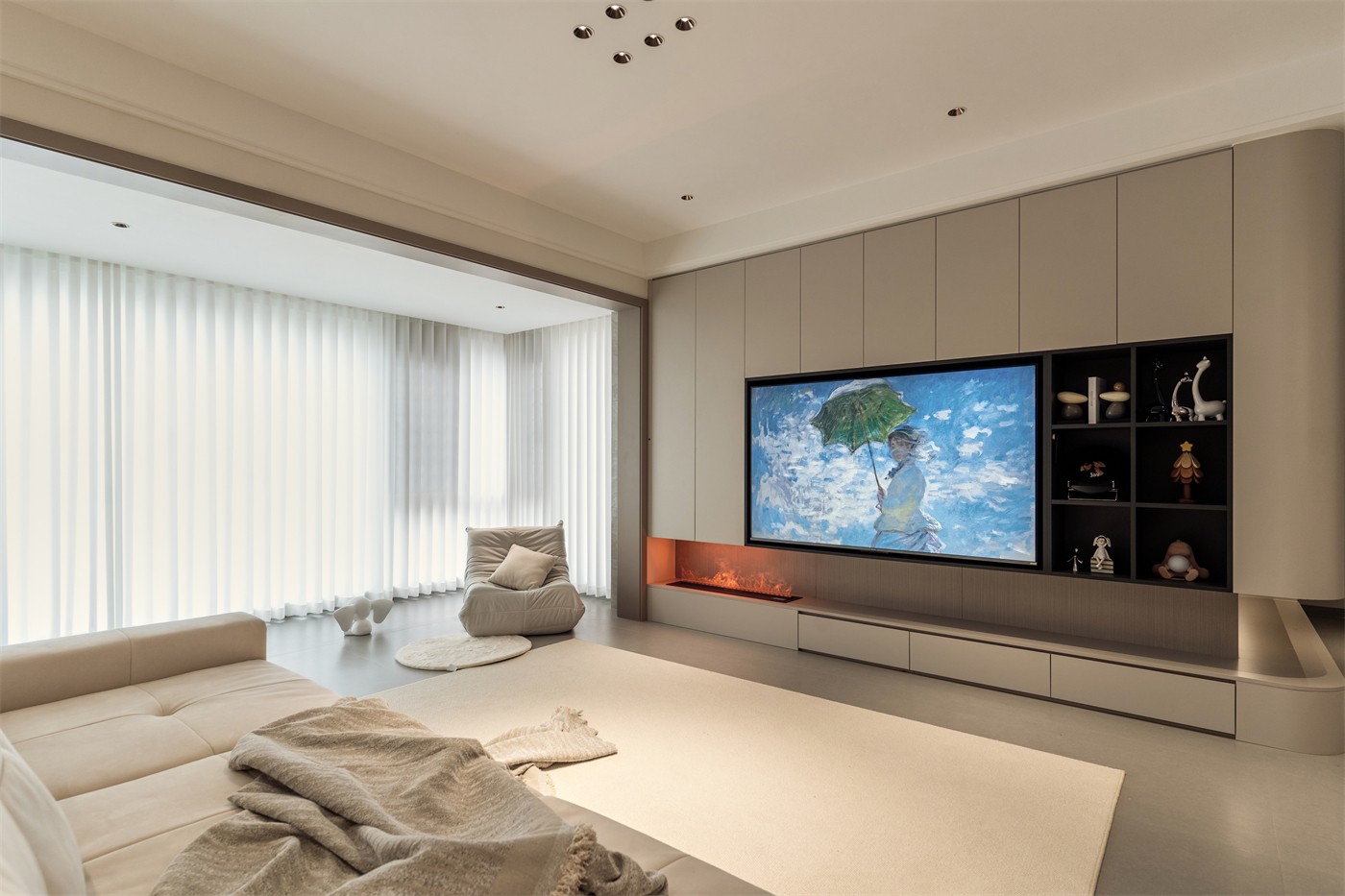 保利天悅臺143平現(xiàn)代風格客廳裝修實景圖