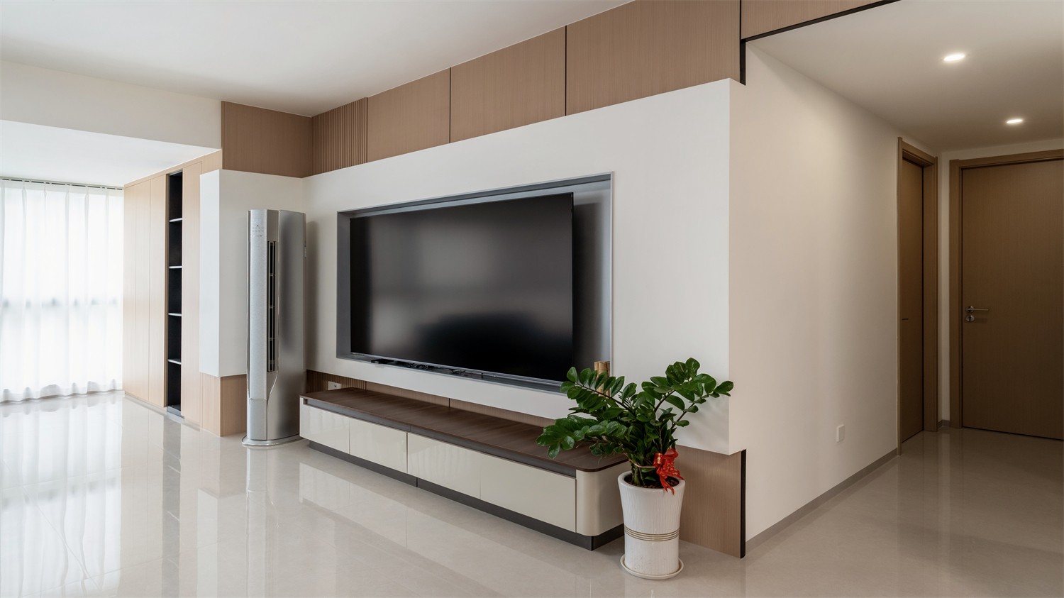 上水灣155平現(xiàn)代風(fēng)格客廳裝修實景圖