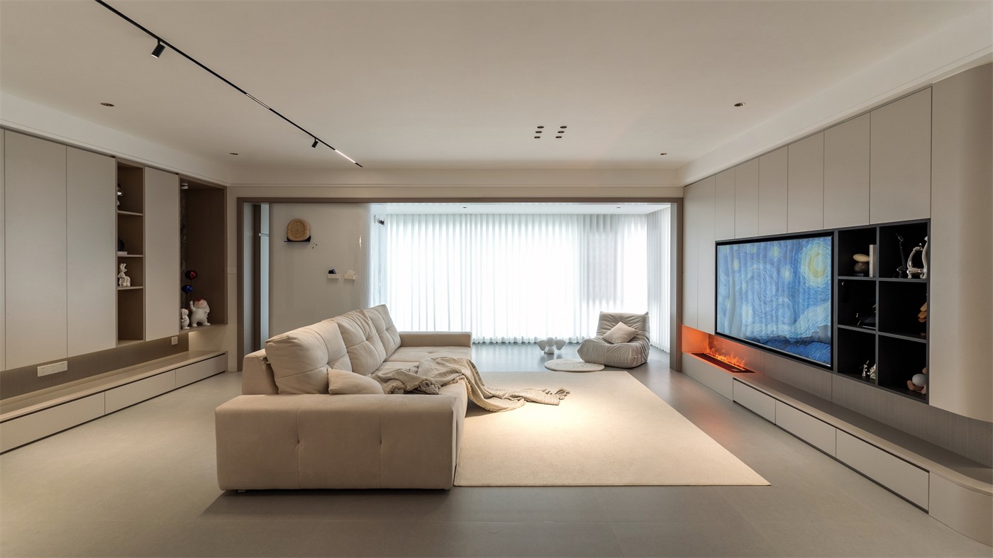 保利天悅臺143平現(xiàn)代風格客廳裝修實景圖