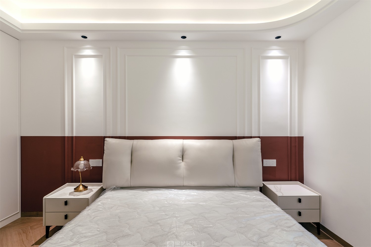 華潤中山府113平法式中古臥室裝修完工實(shí)景圖