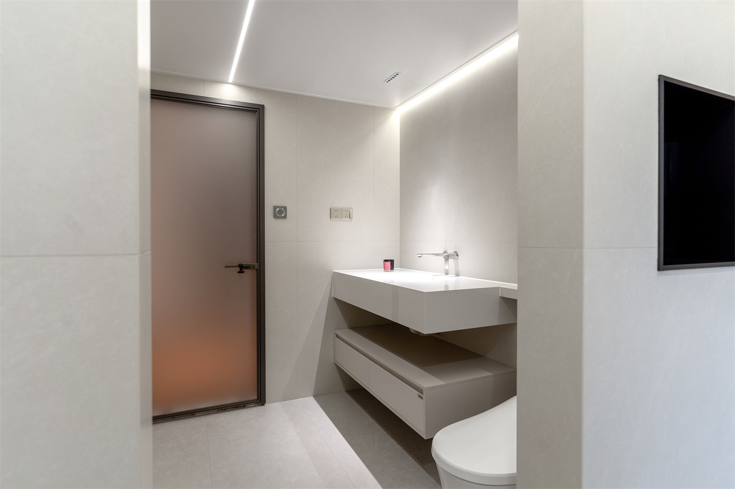 龍光玖瓏湖271平現(xiàn)代風(fēng)格衛(wèi)生間裝修實(shí)景圖