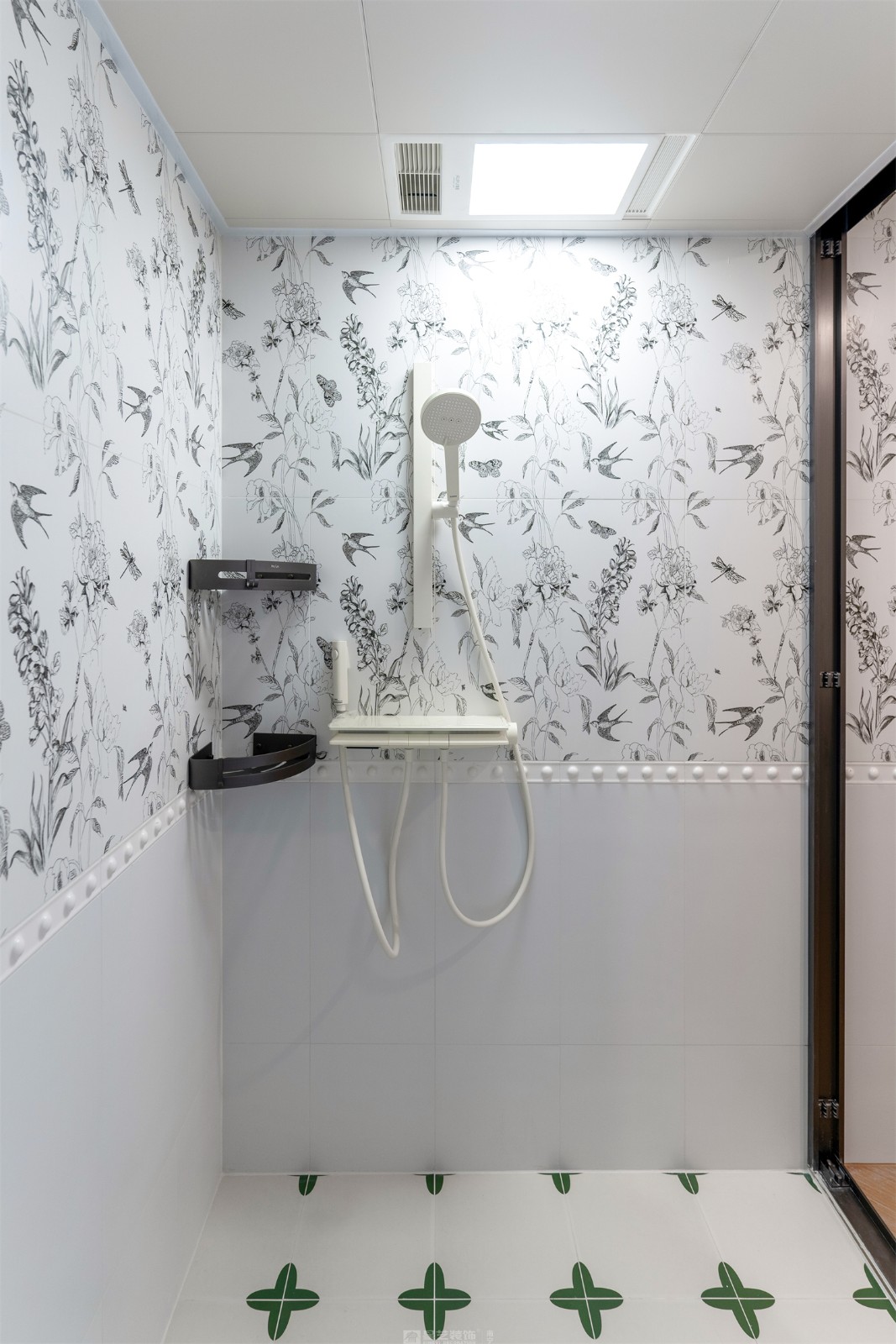 華潤中山府113平法式中古衛(wèi)生間裝修完工實(shí)景圖