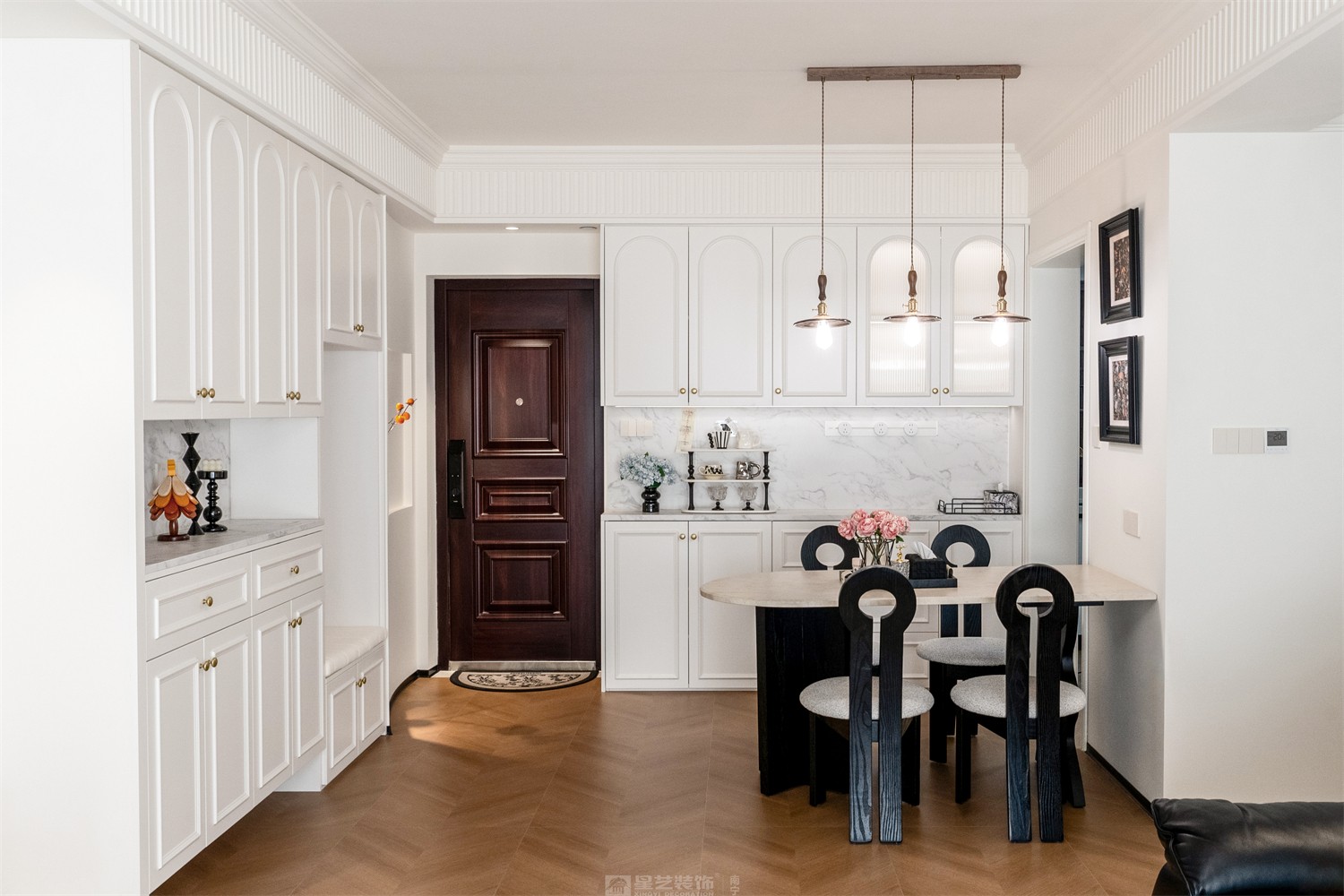 東方尊府118平中古風(fēng)入戶裝修完工實(shí)景圖