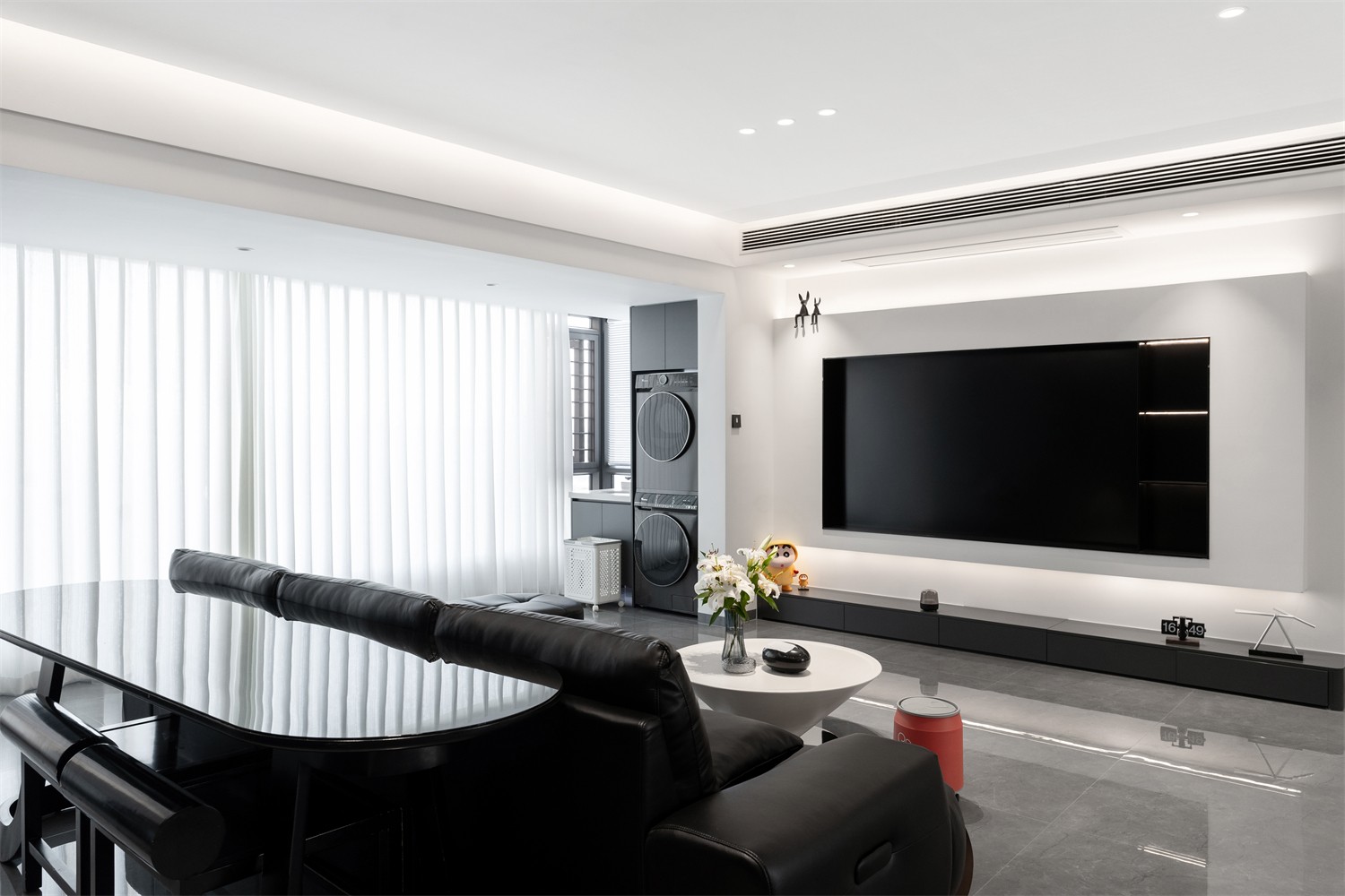 錦云湖光118平現(xiàn)代簡約客廳裝修實(shí)景圖