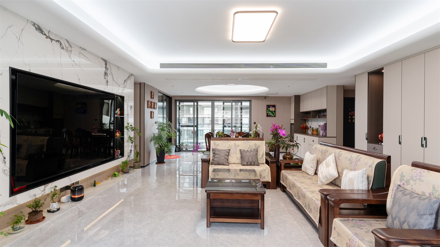 建發(fā)縵云210平新中式客廳裝修完工實(shí)景圖