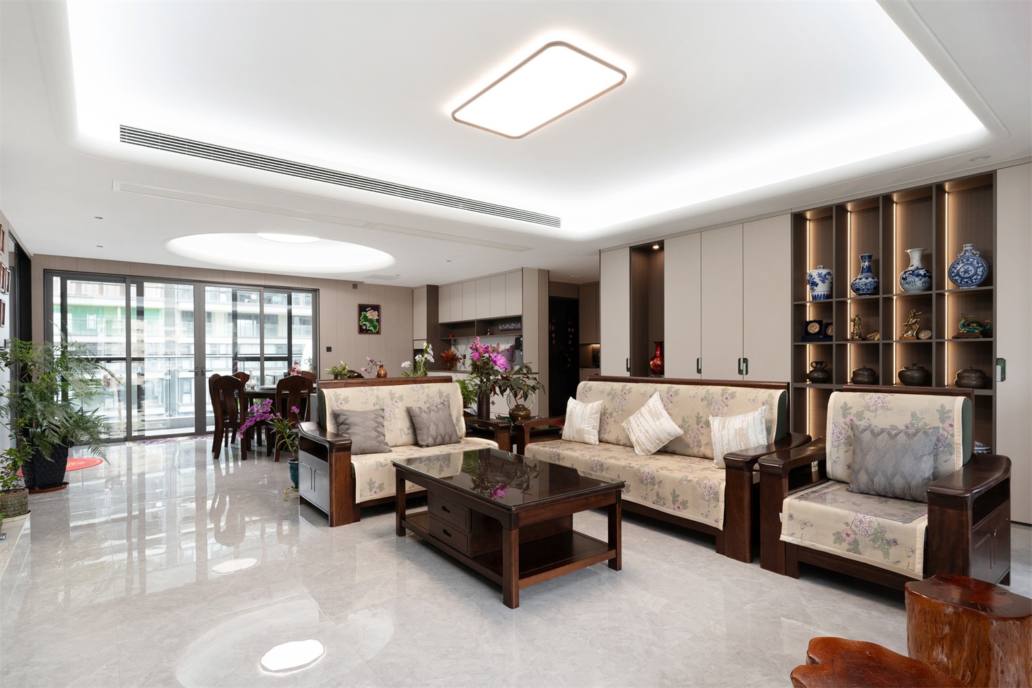 建發(fā)縵云210平新中式客廳裝修完工實(shí)景圖